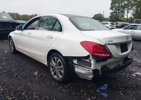 2015 Mercedes-Benz C 300 4Matic из США, поврежденный, VIN 55SWF4KB6FU021748